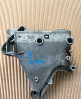 Cupra Leon Engine mounting bracket 05E199275E