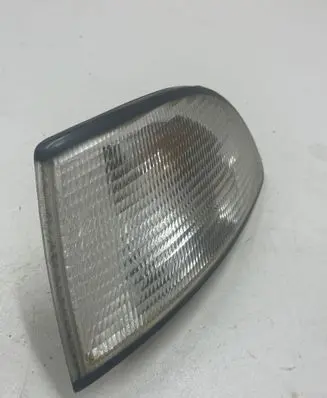 Audi A4 S4 B5 8D Front indicator light H0S09