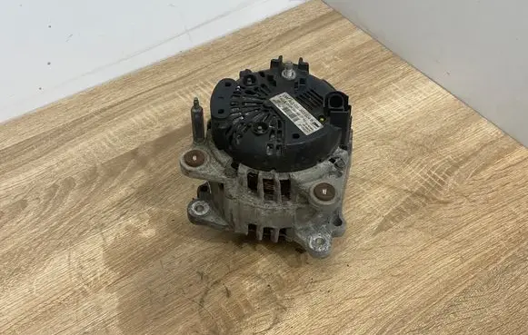 Volkswagen Crafter Generator/alternator 03L903024B TG14C050 2616267A