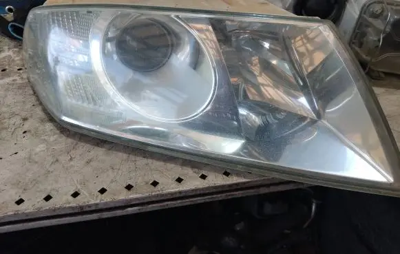 Skoda Octavia Mk2 (1Z) Headlight/headlamp