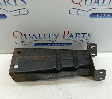 Mercedes-Benz CLS C219 Front bumper cross member 