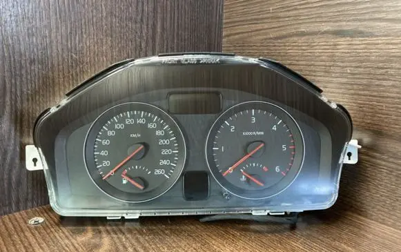 Volvo V50 Speedometer (instrument cluster) 36002714 31296228 69199420