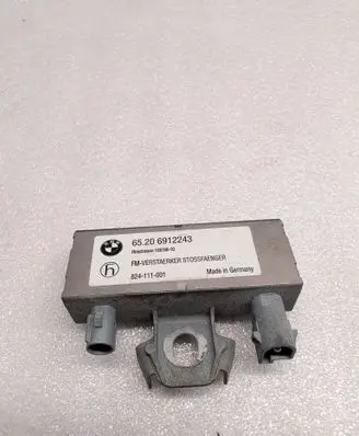BMW Z4 E85 E86 Aerial antenna amplifier 6912243 824111001