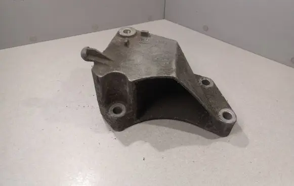 Opel Vectra C Engine mounting bracket 9156954
