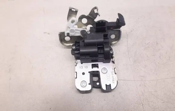 Audi A1 Tailgate/trunk/boot lock/catch/latch 8R0827505 1842051204
