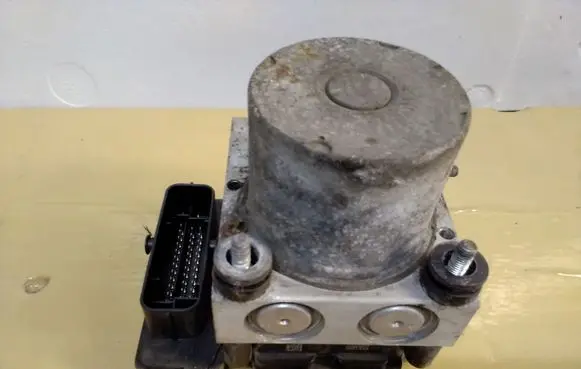 Iveco Daily 6th gen ABS Pump 5801815699 0265243239 10R0312829