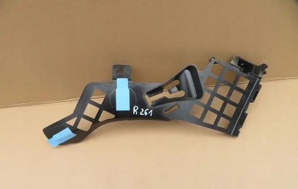 Mercedes-Benz CLA C117 X117 W117 Front bumper mounting bracket A1178856400