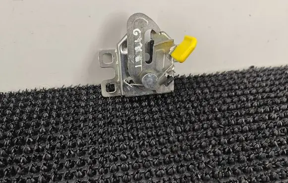 Alfa Romeo Giulietta Engine bonnet/hood lock/catch 