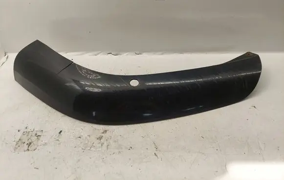 Front bumper lip