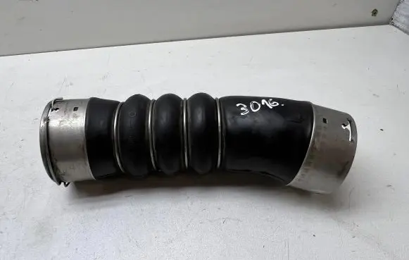 BMW 7 F01 F02 F03 F04 Intercooler hose/pipe 7800144 11279410