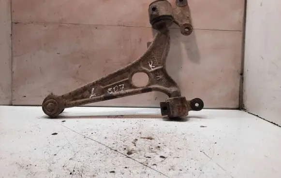 Peugeot 807 Front lower control arm/wishbone