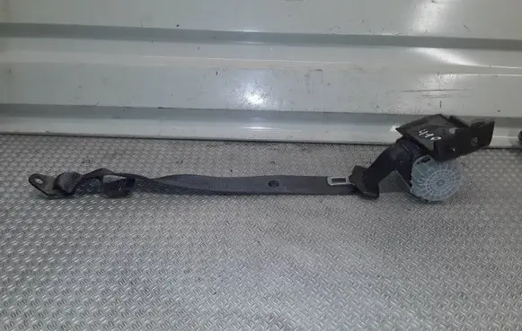 Opel Astra J Rear seatbelt 13299302