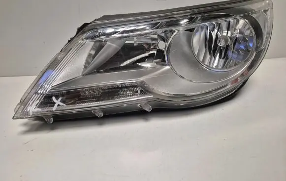 Volkswagen Tiguan Headlight/headlamp 5N1941031P