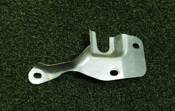 Land Rover Defender Other engine bay part R6D36K738DA