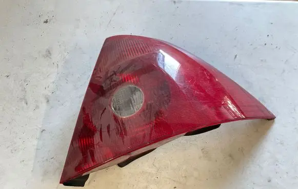 Ford Mondeo Mk III Rear/tail lights 1S7113404A