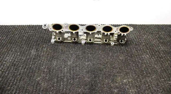 Volvo S60 Intake manifold 31338645