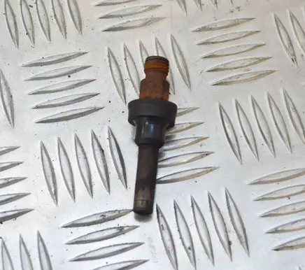 Mercedes-Benz SLC C107 Fuel injector