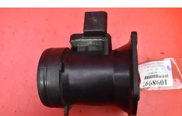 Volkswagen Golf IV Mass air flow meter 06A906461B