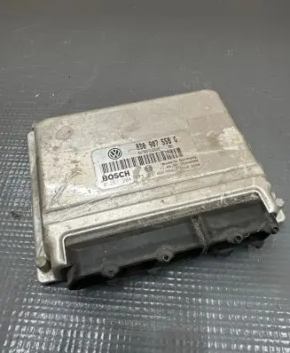 Volkswagen PASSAT B5 Engine control unit/module 8D0907558G 0261204773 26SA0000
