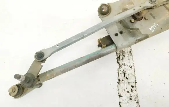 Jeep Grand Cherokee (WJ) Front wiper linkage and motor