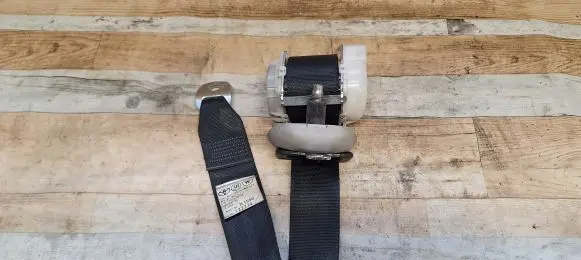 Toyota Corolla Verso AR10 Third row seat belt 7L1550 0433088