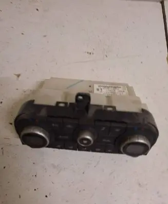 Nissan Qashqai Climate control unit 27500BB55A C2821