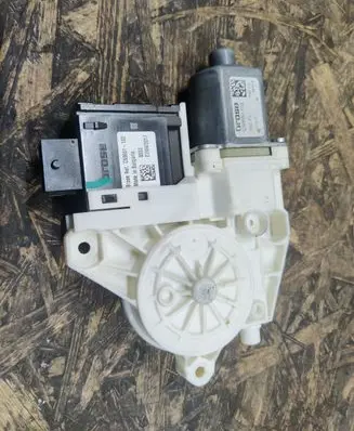 Alfa Romeo Giulia Front door window regulator motor C59651102 C59650102