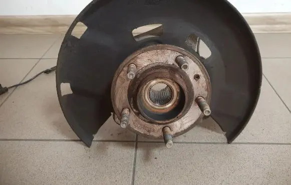 Opel Astra J Front wheel hub