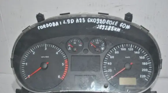 Seat Ibiza II (6k) Speedometer (instrument cluster) 6K0920801E