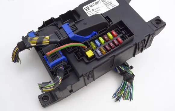 Opel Corsa D Fuse box set 13265077