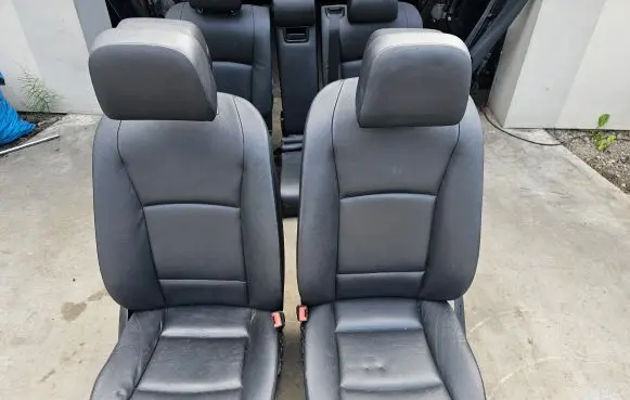 Seat set