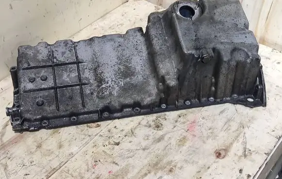 BMW 5 E39 Oil sump 2248645 2248701 11132248701