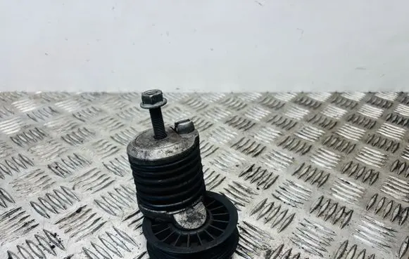 Volkswagen PASSAT B5 Alternator belt tensioner 028903315M