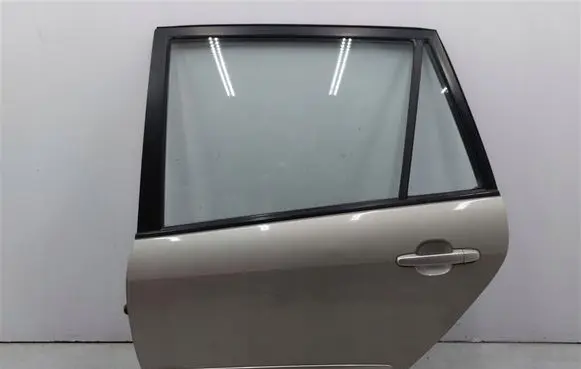 Toyota Corolla Verso E121 Rear door