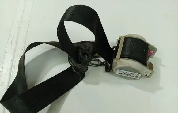 Opel Zafira A Rear seatbelt 