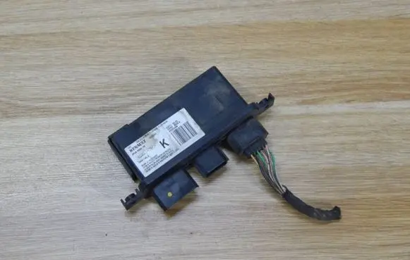 Renault Laguna III Xenon control unit/module 285800001R 89901165A K00004266
