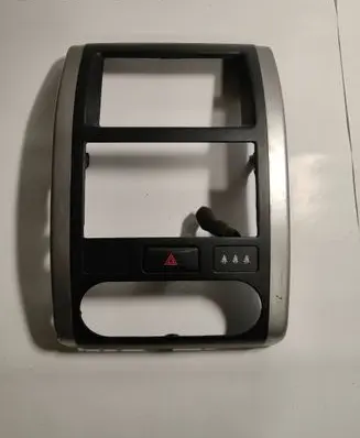 Nissan X-Trail T31 Radio/GPS head unit trim 68260JG10A P10380A75100 P10381A75100