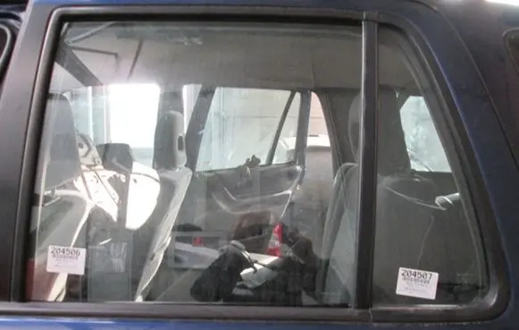 Honda CR-V Rear door window glass