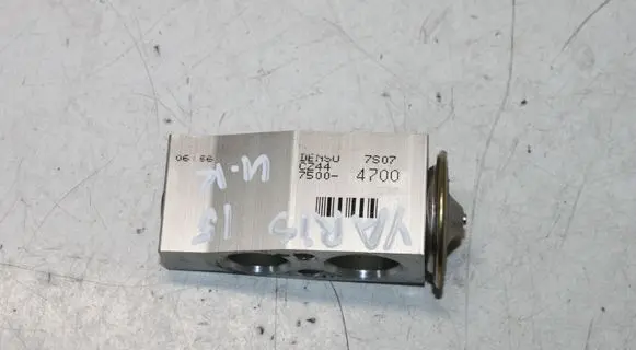 Toyota Corolla Verso E121 Air conditioning (A/C) expansion valve 75004700