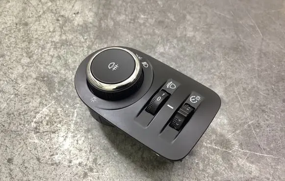 Opel Zafira C Light switch 39050759 8253N52N75