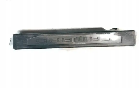 Chevrolet Camaro Front sill trim cover