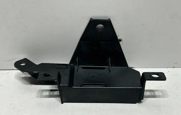 Ford Capri EV Rear bumper mounting bracket R2KB17H816C