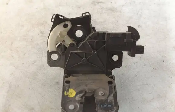 Audi A4 S4 B7 8E 8H Tailgate/trunk/boot lock/catch/latch 8P4827505B