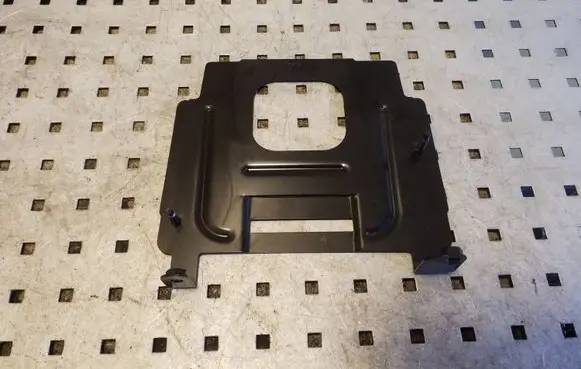 Peugeot 3008 I Other engine bay part 605875