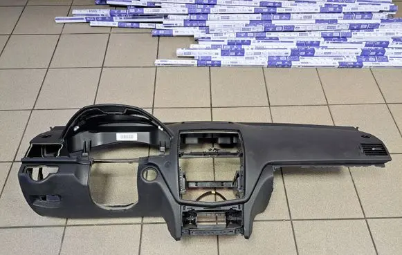 Mercedes-Benz C W204 Dashboard A2046803787 2048600005 A2045405509