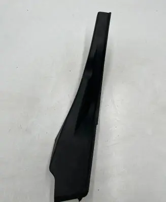Nissan Leaf II (ZE1) Fender end trim 668945SH0A