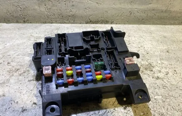 Mitsubishi Outlander Fuse box set 8637A642 51945J211 L8637002A
