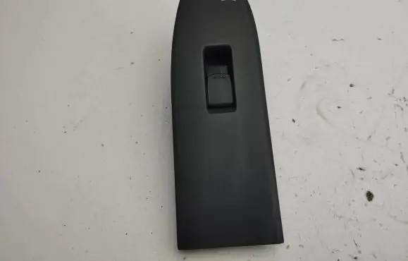 Suzuki Grand Vitara II Electric window control switch 8374765J05PK