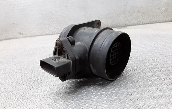 Volkswagen Touran I Mass air flow meter 0281002531 038906461B