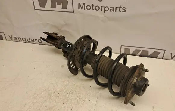 Hyundai i40 Front shock absorber/damper 546613Z130